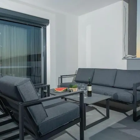 Mia, Sevid Na Moru * Zaglavice