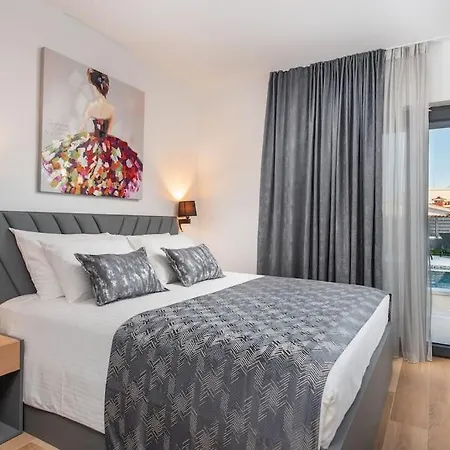 Mia, Sevid Na Moru Villa *