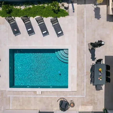 Villa Mia, Sevid Na Moru *