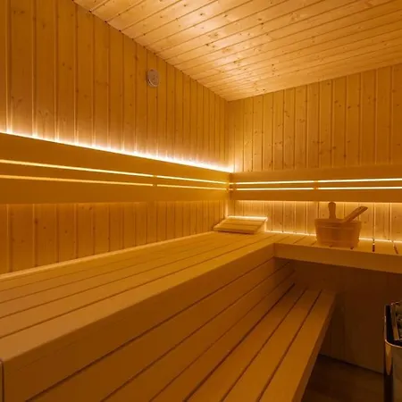 Mia, Sevid Na Moru Zaglavice