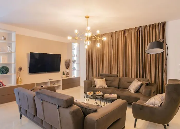 Mia, Sevid Na Moru *