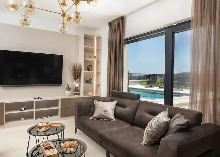 Mia, Sevid Na Moru Zaglavice