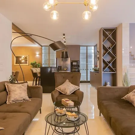 Vila Luxury Mia With Sea View, Heated Pool And Jacuzzi Sevid