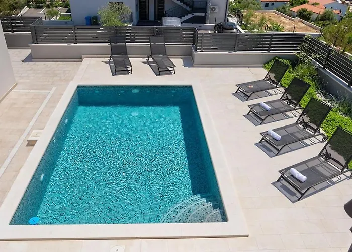 Villa Mia, Sevid Na Moru *